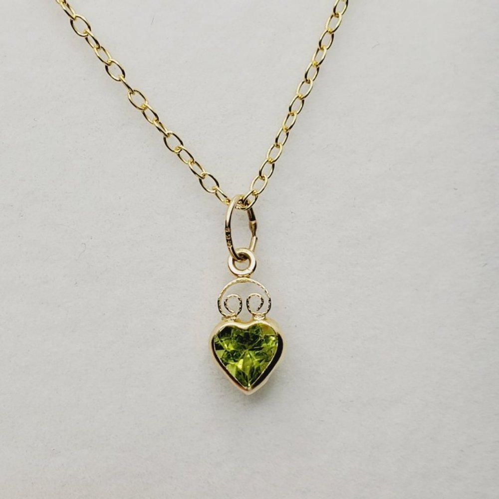 14K Yellow Gold Peridot (0.5ct) Pendant